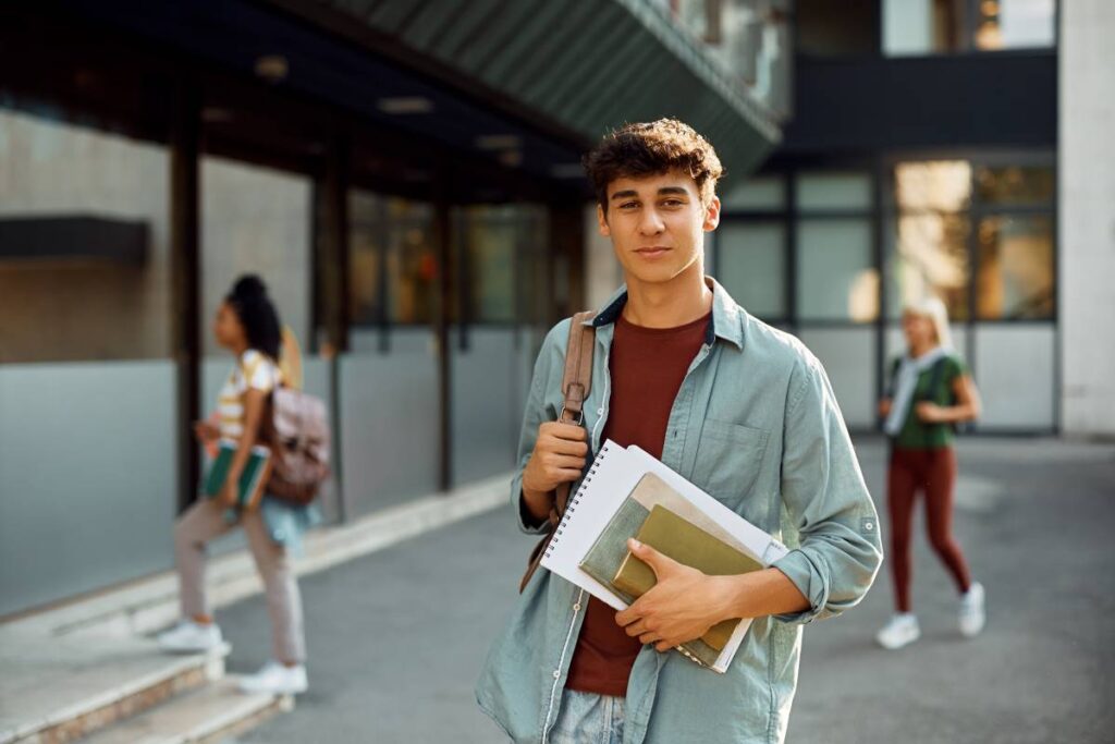Le certificat de scolarité est indispensable pour prouver votre inscription à une école/université.