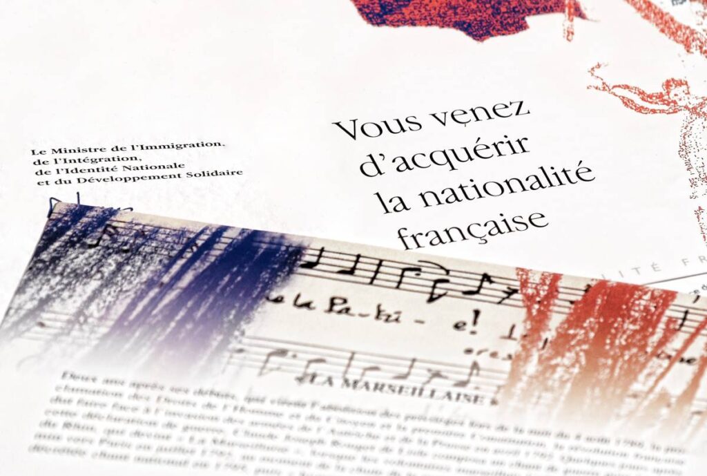 Naturalisation, filiation, mariage : plusieurs voies existent pour obtenir la nationalité française.