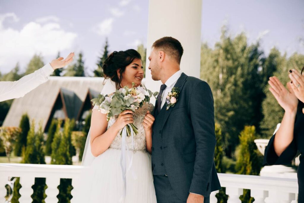 Organiser un mariage franco-algérien en Algérie exige le respect de procédures administratives précises.