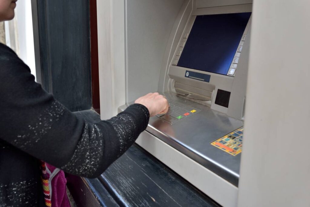 Vous pourriez avoir droit à une pension de réversion si votre conjoint a travaillé en France.